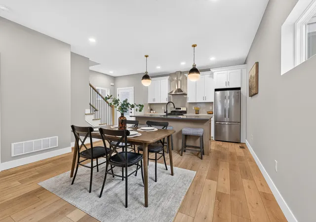 Photo 4 of Condo for sale at 977 Oak St, Columbus, OH 43205 | MLS# 226022196 | Listing updated on 2026-09-04