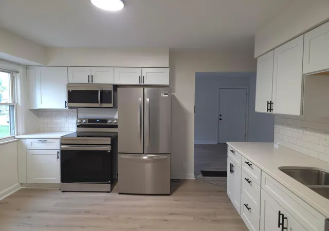 Photo 4 of Single family home for sale at 2404 Bancroft St, Columbus, OH 43211 | MLS# 226022326 | Listing updated on 2026-09-21