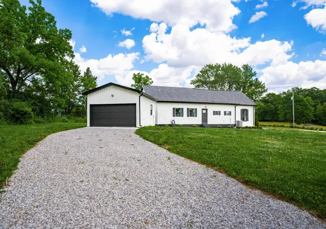 2nd image of 3351 Georgesville Wrightsville Rd, Grove City, OH 43123 | MLS# 226022192