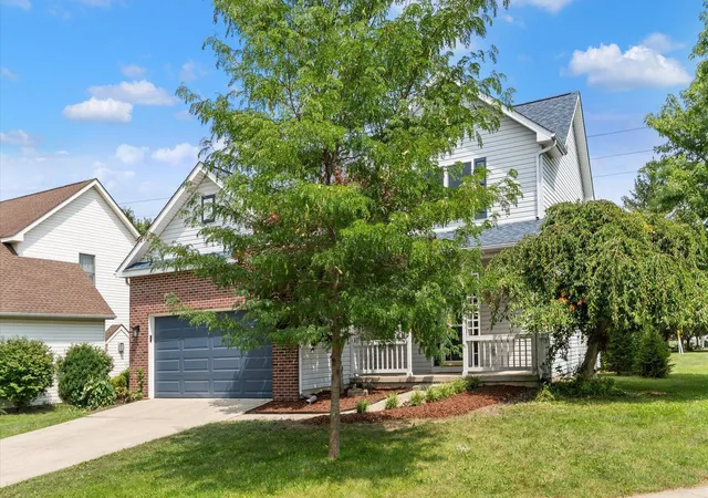 Photo 3 of Single family home for sale at 120 Kildare St, Granville, OH 43023 | MLS# 226025271 | Listing updated on 2026-10-03