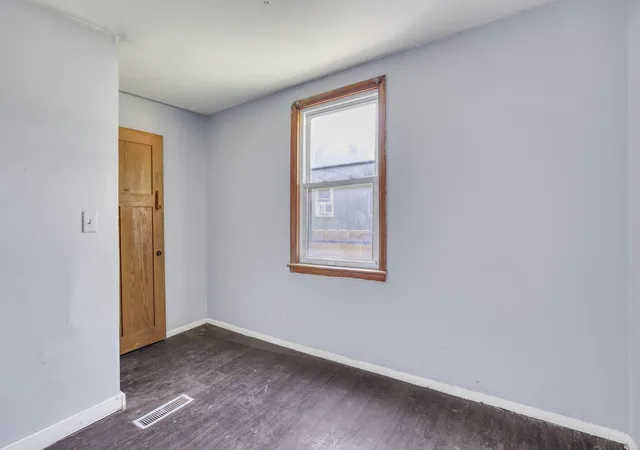 Homes for sale in Columbus, OH | 2717 Mcguffey Rd, Columbus, OH 43211 | MLS# 226022418