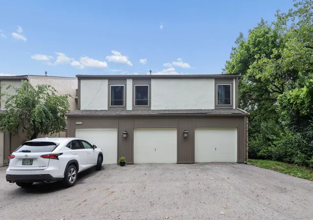 Photo 3 of Condo for sale at 1218 Lake Shore #B, Columbus, OH 43204 | MLS# 226030438 | Listing updated on 2026-09-17