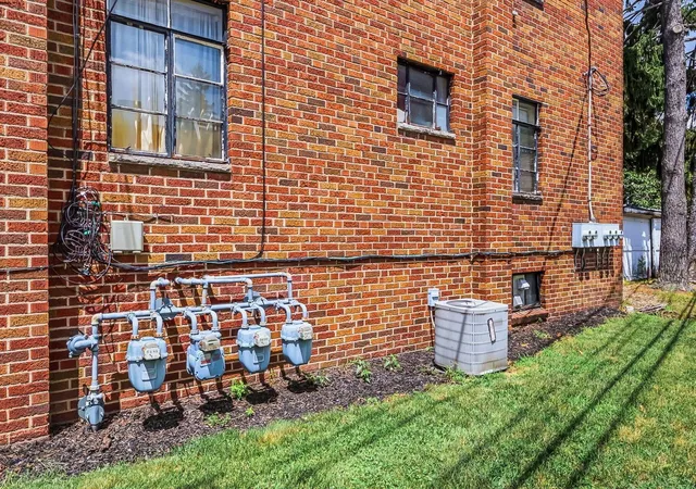 Homes for sale in Columbus, OH | 1756 Wyandotte Rd, Columbus, OH 43212 | MLS# 226024495