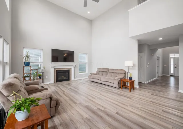 4th image of 8836 Glacier Pointe Dr, Plain City, OH 43064 | MLS# 226022306