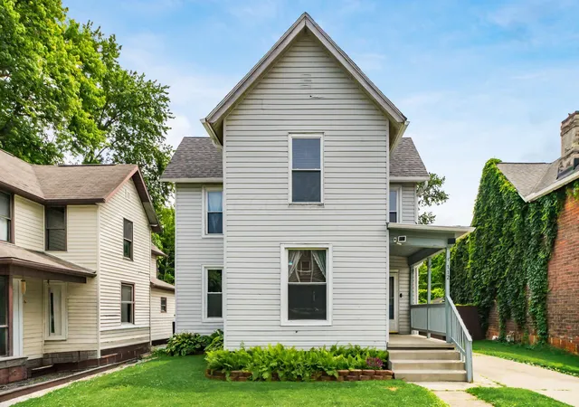 Homes for sale in Newark, OH | 112 Dewey Ave, Newark, OH 43055 | MLS# 226022699