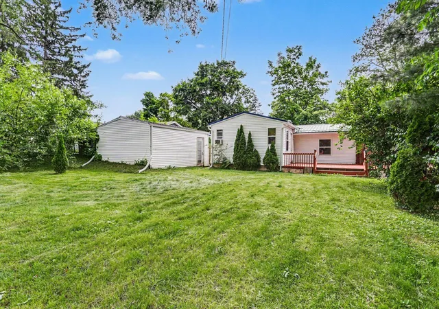 Photo 2 of Single family home for sale at 712 Meadow Dr, Newark, OH 43055 | MLS# 226022426 | Listing updated on 2026-07-29