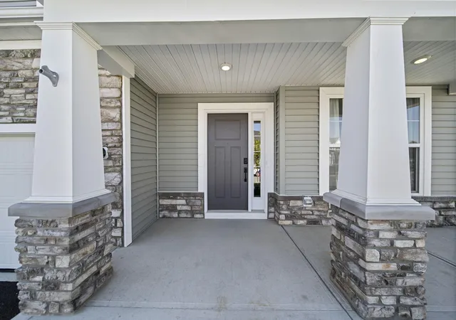 Homes for sale in Commercial Point, OH | 38 Chambers Bay Rd, Commercial Point, OH 43116 | MLS# 226022344