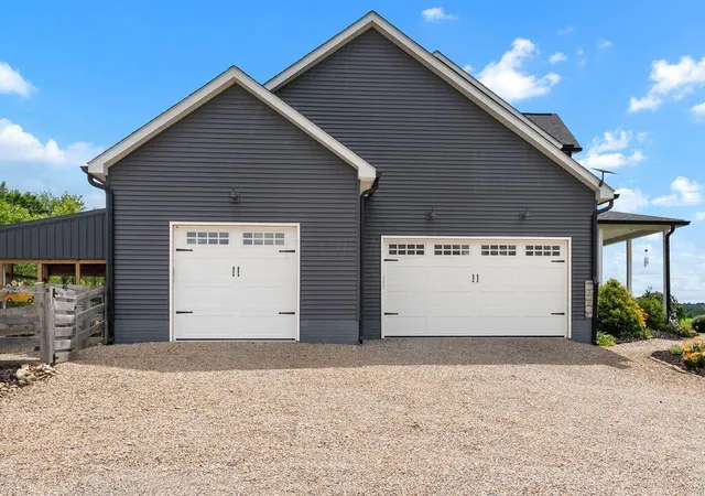 Homes for sale in Glenford, OH | 14860 George Ice Rd, Glenford, OH 43739 | MLS# 226022382