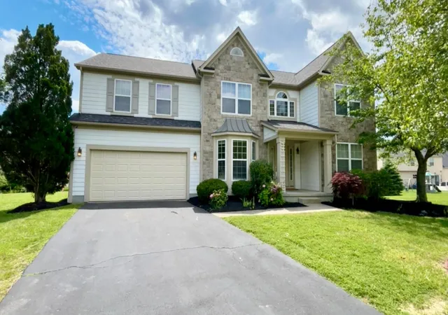 Homes for sale in Dublin, OH | 7321 Clover Park Wy, Dublin, OH 43016 | MLS# 226022691