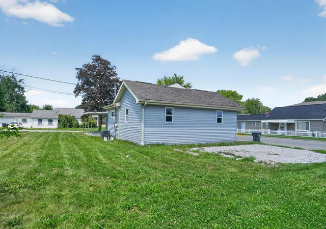 3rd image of 355 Woodlawn Ave, Columbus, OH 43228 | MLS# 226025467