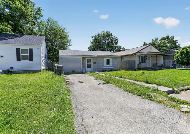 Homes for sale in Columbus, OH | 2510 Hiawatha St, Columbus, OH 43211 | MLS# 226023241