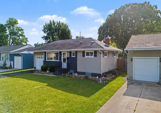 Photo 3 of Single family home for sale at 1020 Georgia Rd, Circleville, OH 43113 | MLS# 226022471 | Listing updated on 2026-09-25