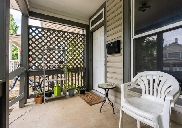 4th image of 2406-2408 Indianola Ave, Columbus, OH 43202 | MLS# 226022609