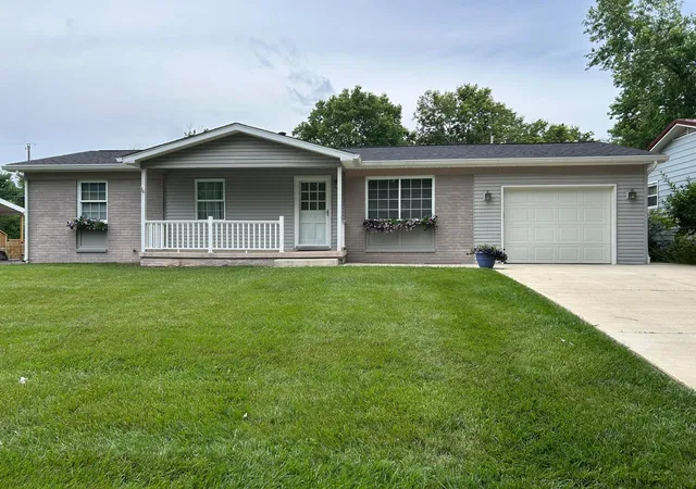 Homes for sale in Chillicothe, OH | 16 Coventry Dr, Chillicothe, OH 45601 | MLS# 226022480