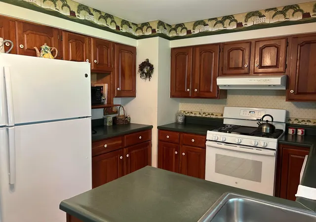 Homes for sale in Chillicothe, OH | 16 Coventry Dr, Chillicothe, OH 45601 | MLS# 226022480