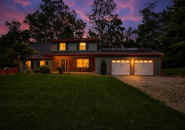 Photo 3 of Single family home for sale at 2625 Fawn Ln, Zanesville, OH 43701 | MLS# 226022724 | Listing updated on 2026-07-28