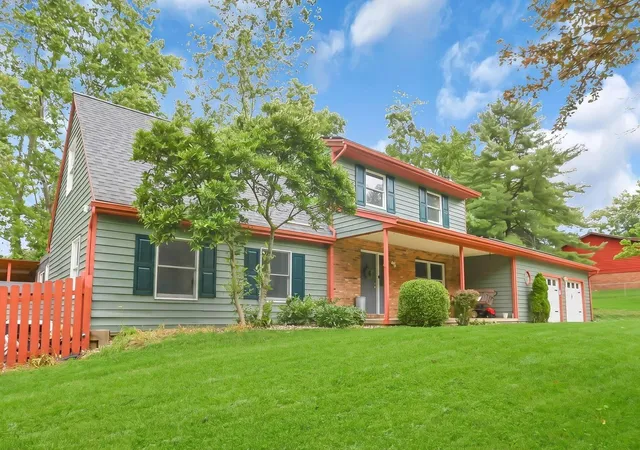 Photo 3 of Single family home for sale at 2625 Fawn Ln, Zanesville, OH 43701 | MLS# 226022724 | Listing updated on 2026-07-28