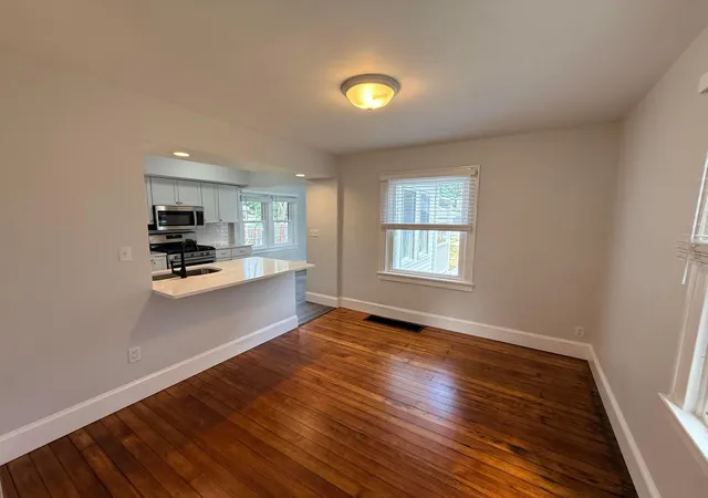 5th image of 512 E Woodrow Ave, Columbus, OH 43207 | MLS# 226022636