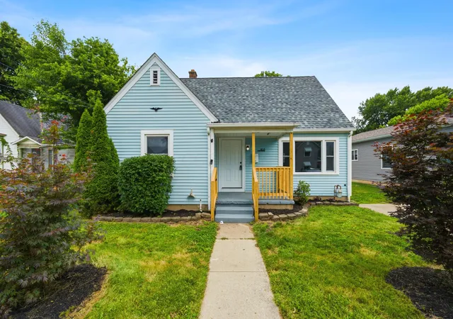 Homes for sale in Lancaster, OH | 933 S Broad St, Lancaster, OH 43130 | MLS# 226022530