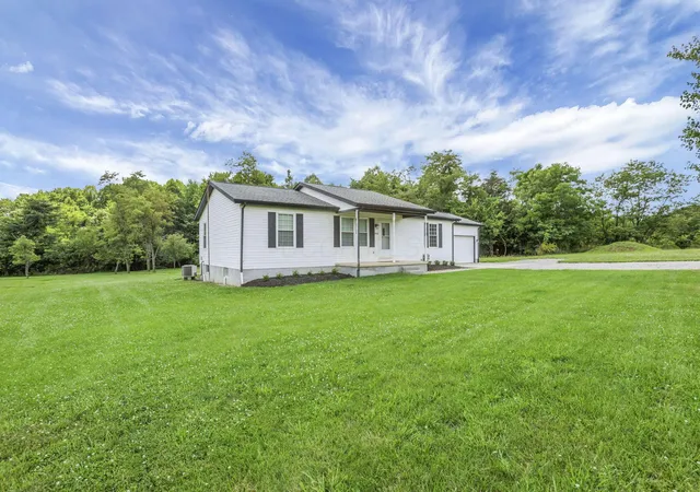Homes for sale in Logan, OH | 18750 Griffith Rd, Logan, OH 43138 | MLS# 226022727