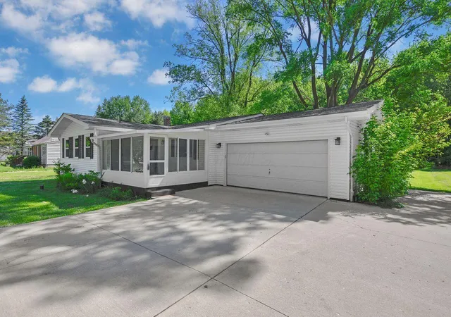 Homes for sale in Galena, OH | 3543 S State Route 605, Galena, OH 43021 | MLS# 226022514