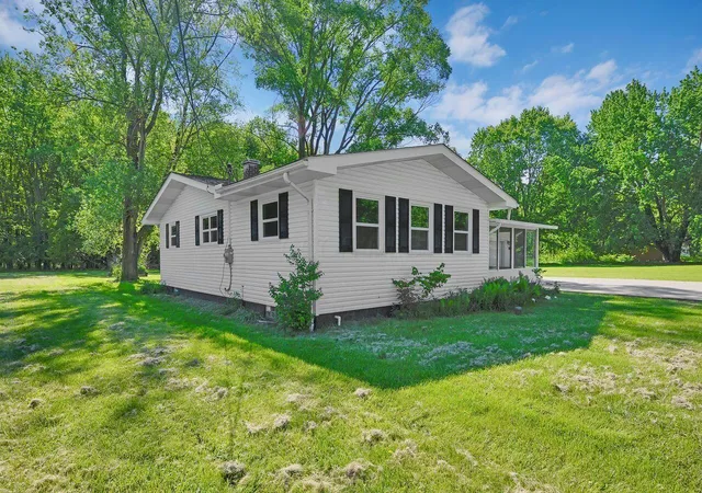 Homes for sale in Galena, OH | 3543 S State Route 605, Galena, OH 43021 | MLS# 226022514