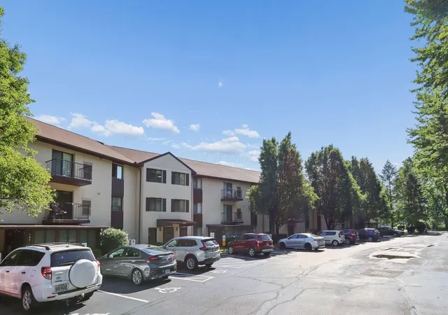 Homes for sale in Columbus, OH | 3939 Karl Rd #100, Columbus, OH 43224 | MLS# 226022552