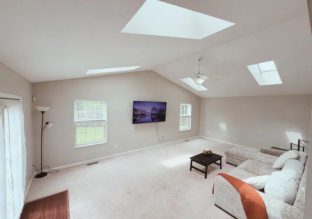 Photo 3 of Single family home for sale at 4440 Huntwicke Dr, Hilliard, OH 43026 | MLS# 226022544 | Listing updated on 2026-09-18