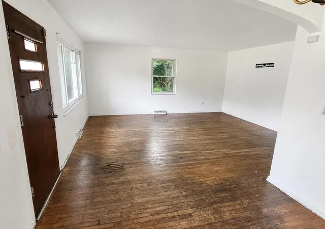 3rd image of 3501 E Deshler Ave, Columbus, OH 43227 | MLS# 226022568