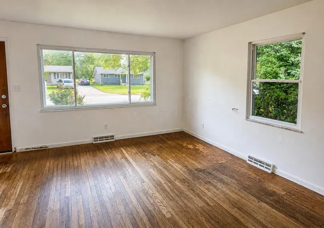 4th image of 3501 E Deshler Ave, Columbus, OH 43227 | MLS# 226022568