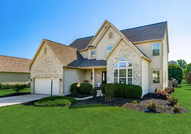 Homes for sale in Grove City, OH | 5600 Deergrass Ct, Grove City, OH 43123 | MLS# 226022781