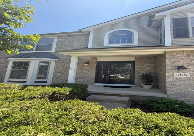 Photo 4 of Sale Pending at 905 Linkfield Dr, Columbus, OH 43085 | MLS# 226022606 | Listing updated on 2026-07-26