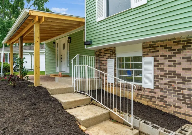 Photo 3 of Single family home for sale at 4533 Beachworth Ct, Columbus, OH 43232 | MLS# 226022611 | Listing updated on 2026-08-20