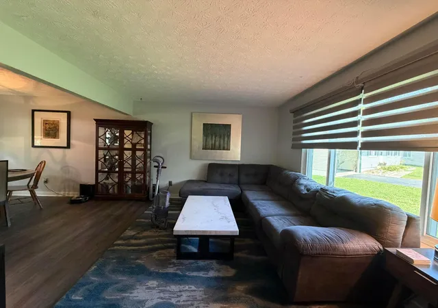 2nd image of 655 Falls Pl, Reynoldsburg, OH 43068 | MLS# 226022982