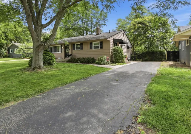 Photo 3 of Single family home for sale at 361 E Stafford Ave, Worthington, OH 43085 | MLS# 226022586 | Listing updated on 2026-09-24