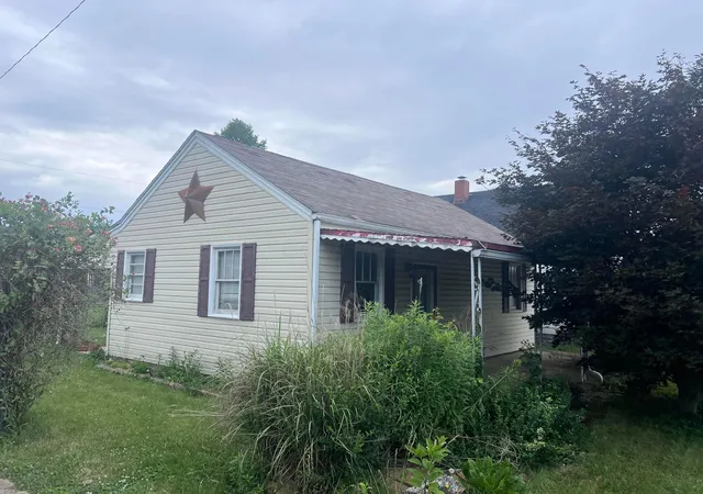 Homes for sale in Chillicothe, OH | 1041 1/2 Dayton, Chillicothe, OH 45601 | MLS# 226022772