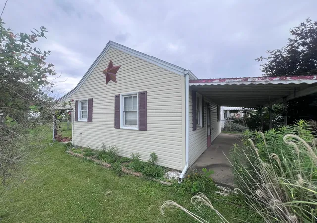 Homes for sale in Chillicothe, OH | 1041 1/2 Dayton, Chillicothe, OH 45601 | MLS# 226022772