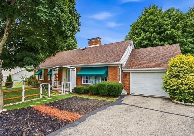 Homes for sale in Lancaster, OH | 2072 N Columbus St, Lancaster, OH 43130 | MLS# 226022893