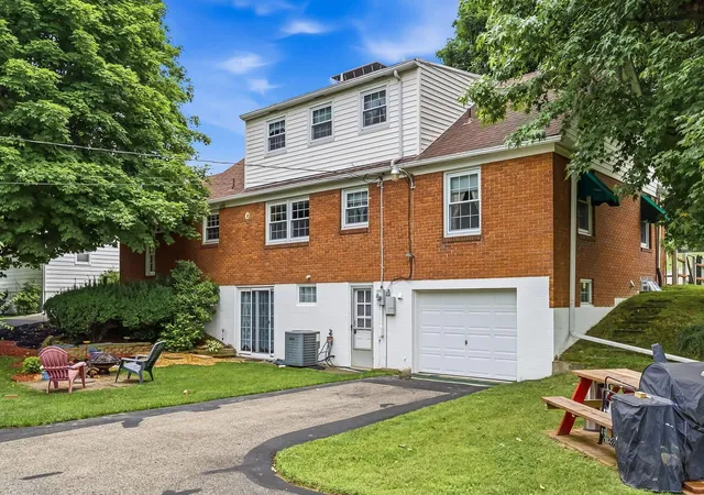 32nd image of 2072 N Columbus St, Lancaster, OH 43130 | MLS# 226022893