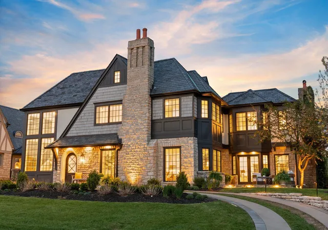 Homes for sale in Upper Arlington, OH | 2252 Club Rd, Upper Arlington, OH 43221 | MLS# 226023934