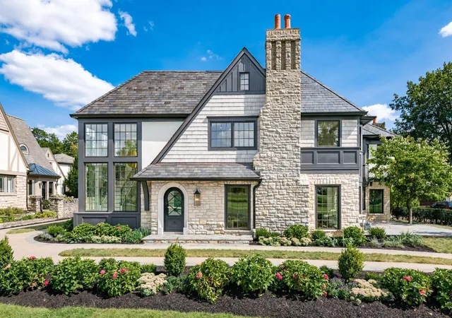 Homes for sale in Upper Arlington, OH | 2252 Club Rd, Upper Arlington, OH 43221 | MLS# 226023934
