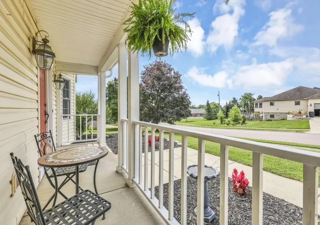 4th image of 1401 Beverly Hills Dr, Lancaster, OH 43130 | MLS# 226023820
