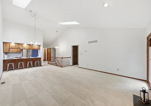 Listing Photo 4 - Condo for sale in building located at 52 Welshire Ct, Delaware, OH 43015