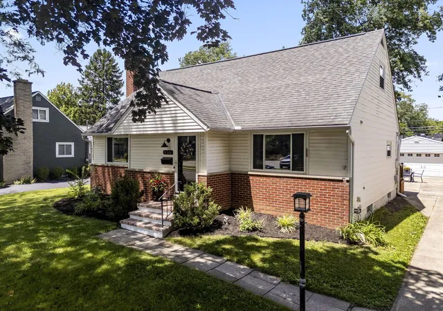 Homes for sale in Columbus, OH | 536 E Weisheimer Rd, Columbus, OH 43214 | MLS# 226022802
