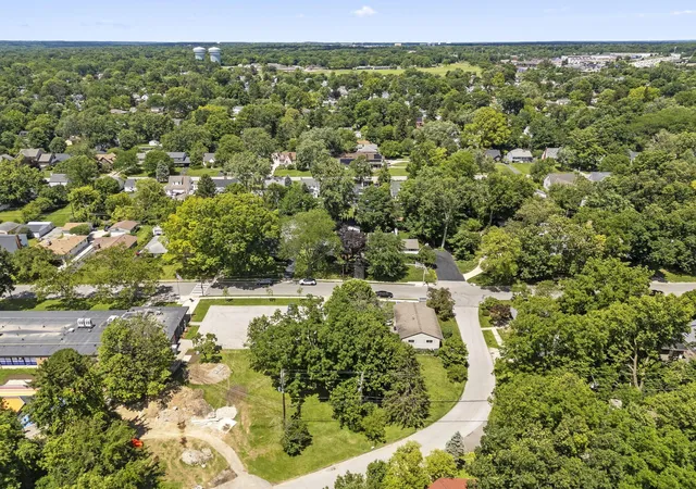 Homes for sale in Columbus, OH | 536 E Weisheimer Rd, Columbus, OH 43214 | MLS# 226022802