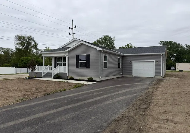 Homes for sale in Fostoria, OH | 1330 Walnut St, Fostoria, OH 44830 | MLS# 226022912