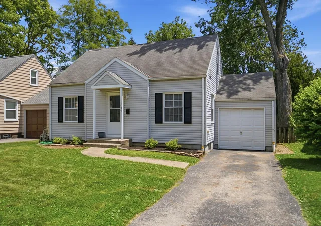 3rd image of 1754 Kenny Rd, Columbus, OH 43212 | MLS# 226023037