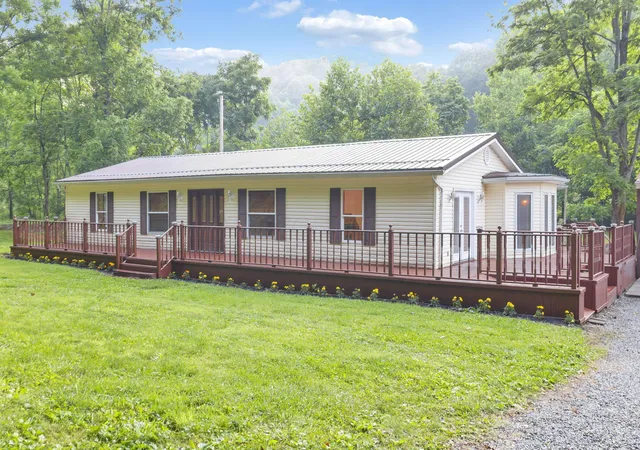 Homes for sale in South Bloomingville, OH | 22529 Conrad Rd, South Bloomingville, OH 43152 | MLS# 226022824