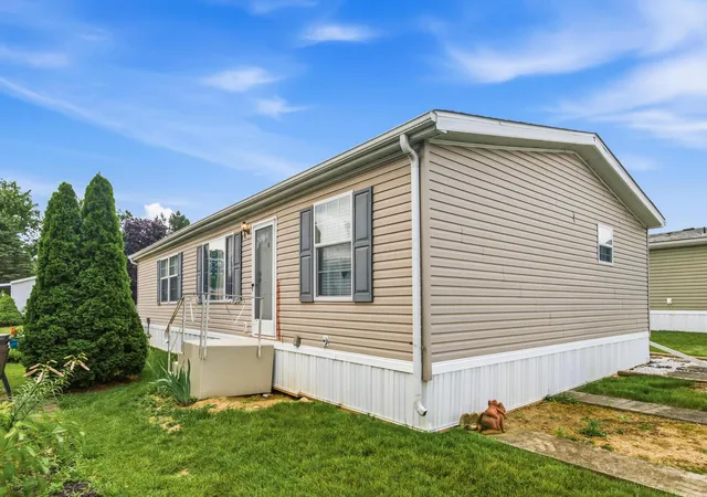 3rd image of 22 Birch Row Dr Dr, Delaware, OH 43015 | MLS# 226022828