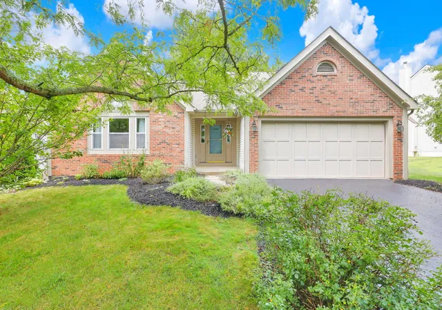 1st image of 137 Clayburn Dr, Pataskala, OH 43062 | MLS# 226026143